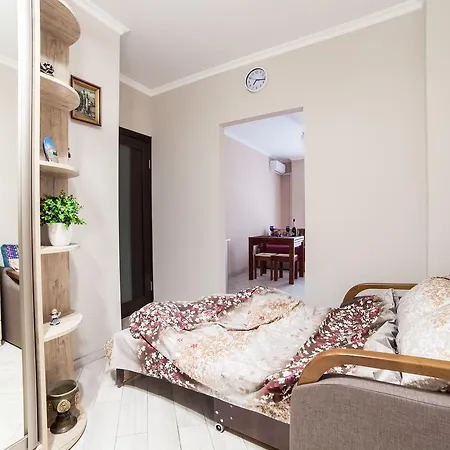 Land Apartment *